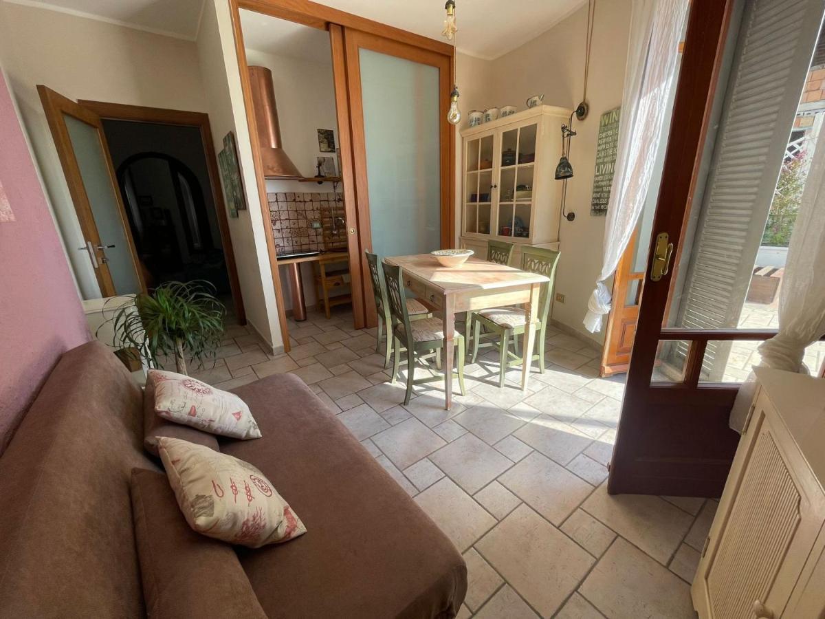 Domus Parva - Villa Con Bio-Piscina, Spa Privata E Appartamenti Panoramici Баколі Екстер'єр фото